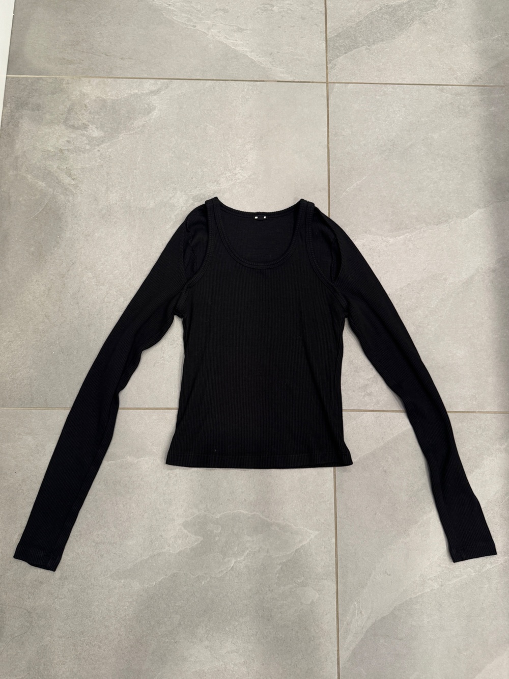 Monrow Black Ribbed Scoop-Neck Sweater
